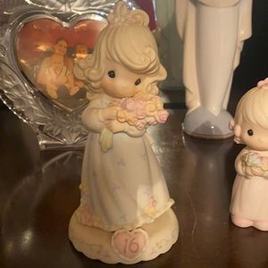 Prescious Moments Sweet 16 Figurine